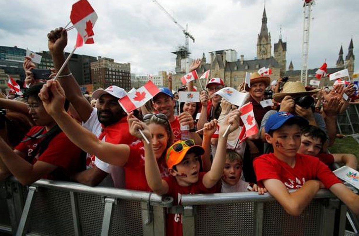 TT Justin Trudeau nhay het minh trong ngay Quoc Khanh Canada-Hinh-9